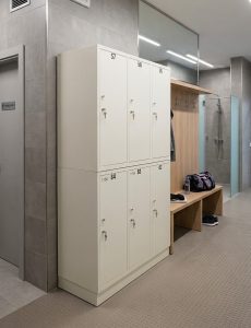 Taquilla metalica de 6 puertas en vestuario