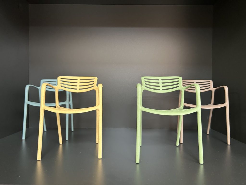 Sillas de diseño en colores pastel